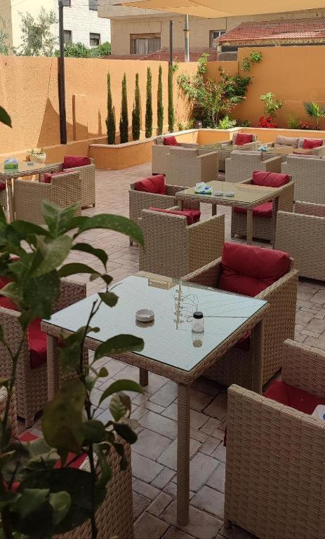 Black Iris Hotel II Madaba Exterior foto