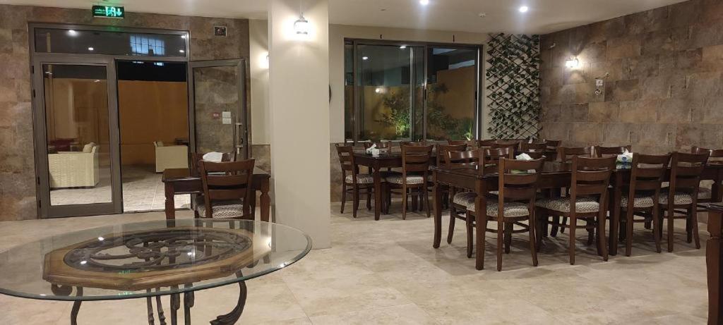 Black Iris Hotel II Madaba Exterior foto