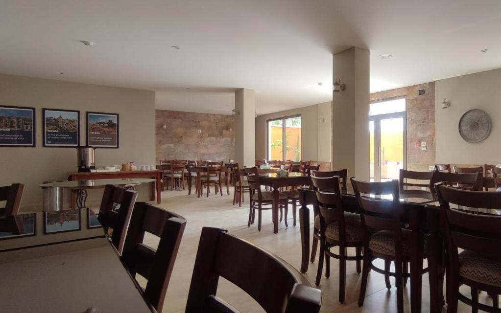 Black Iris Hotel II Madaba Exterior foto