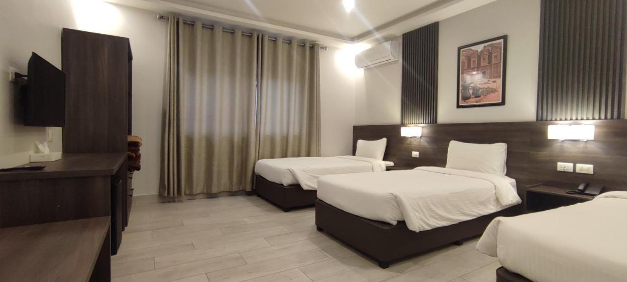 Black Iris Hotel II Madaba Exterior foto